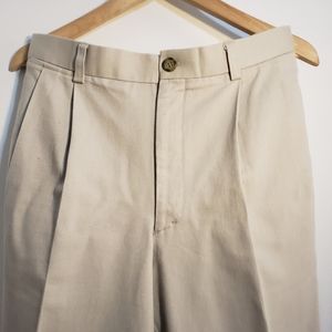 Classic Khakis Essential Pants.